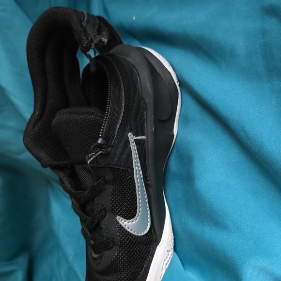 Boy Nike sneakers - Picture 3 of 7